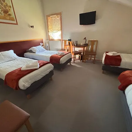 Hotel Les Hirondelles Orcines