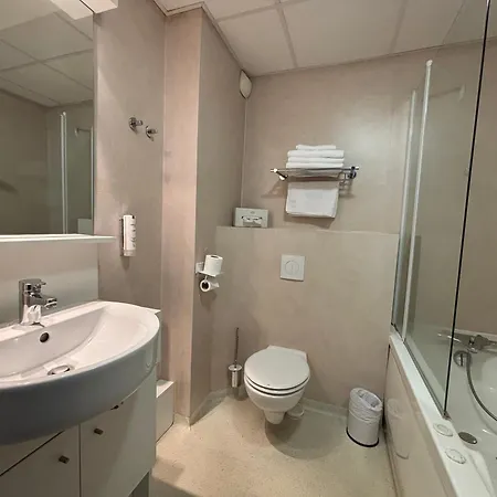 Les Hirondelles Otel