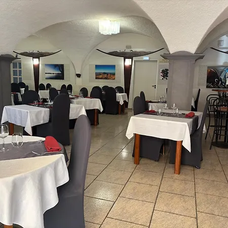 Les Hirondelles Orcines