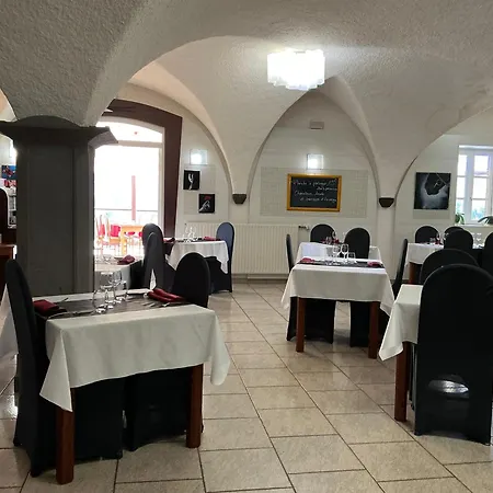 Les Hirondelles Otel