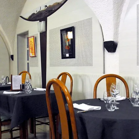 Otel Les Hirondelles 3*