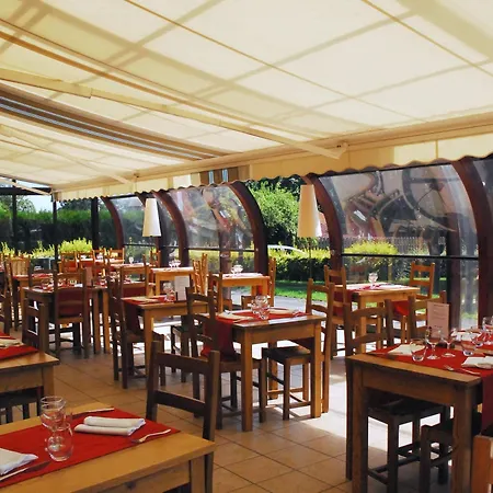 Otel Les Hirondelles 3*