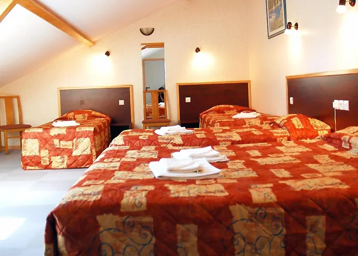 فندق Les Hirondelles 3*